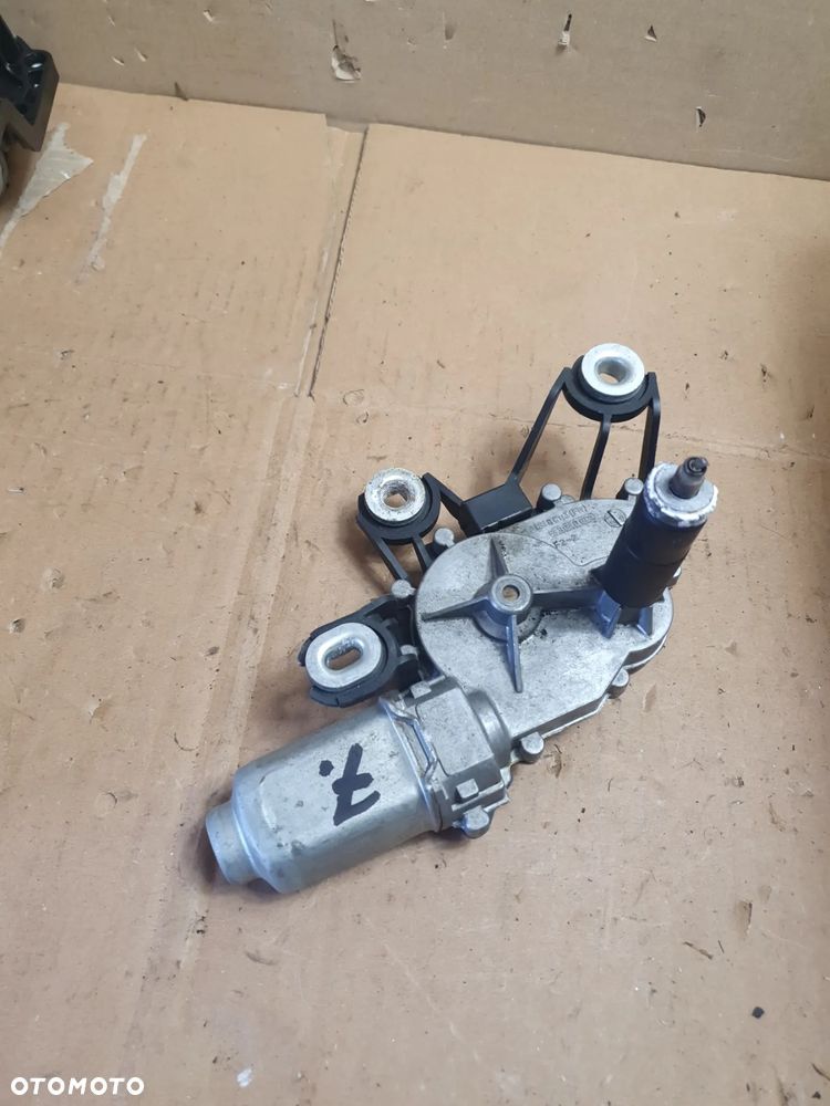 } SILNICZEK WYCIERACZKI TYŁ SKODA FABIA II nr 5J7955711 - 5