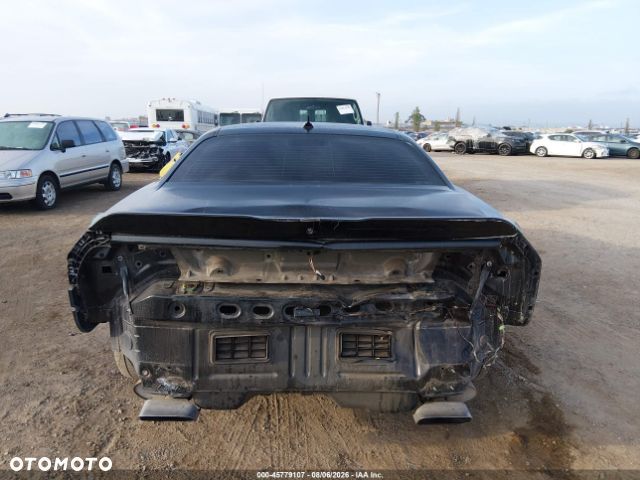 Dodge Challenger - 10