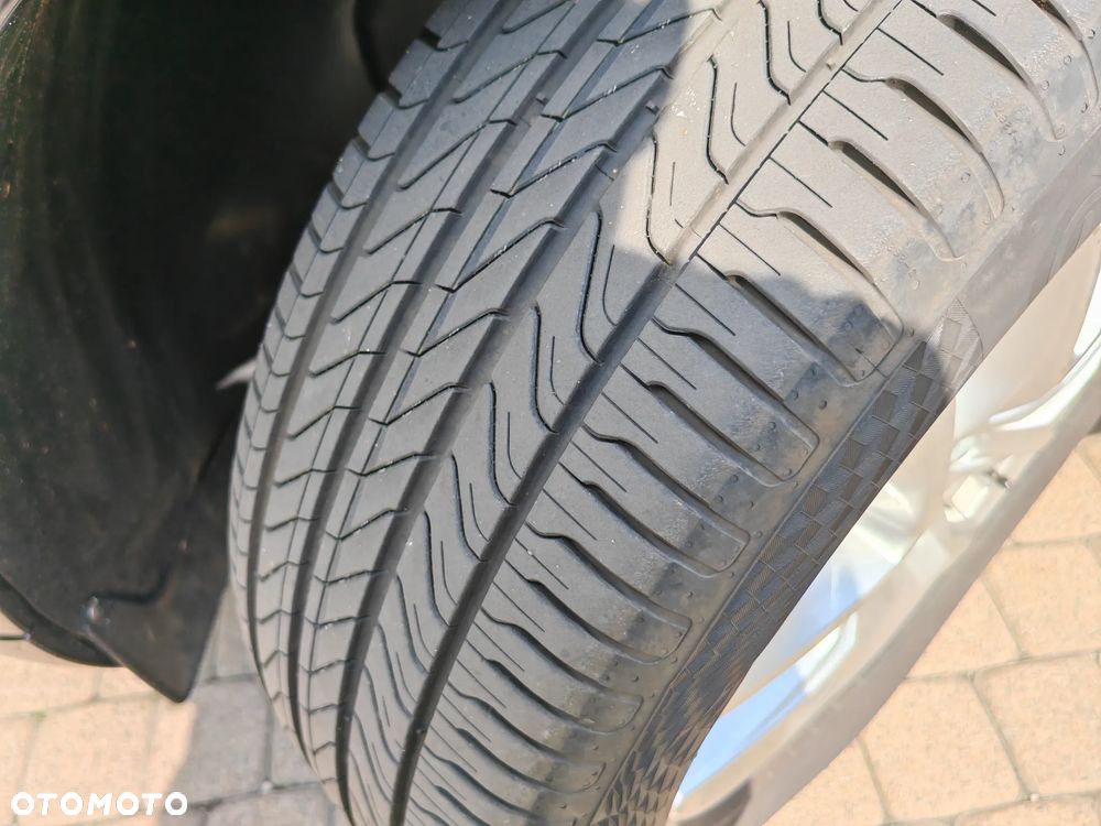 Volvo XC 60 B4 D AWD Momentum Pro - 21