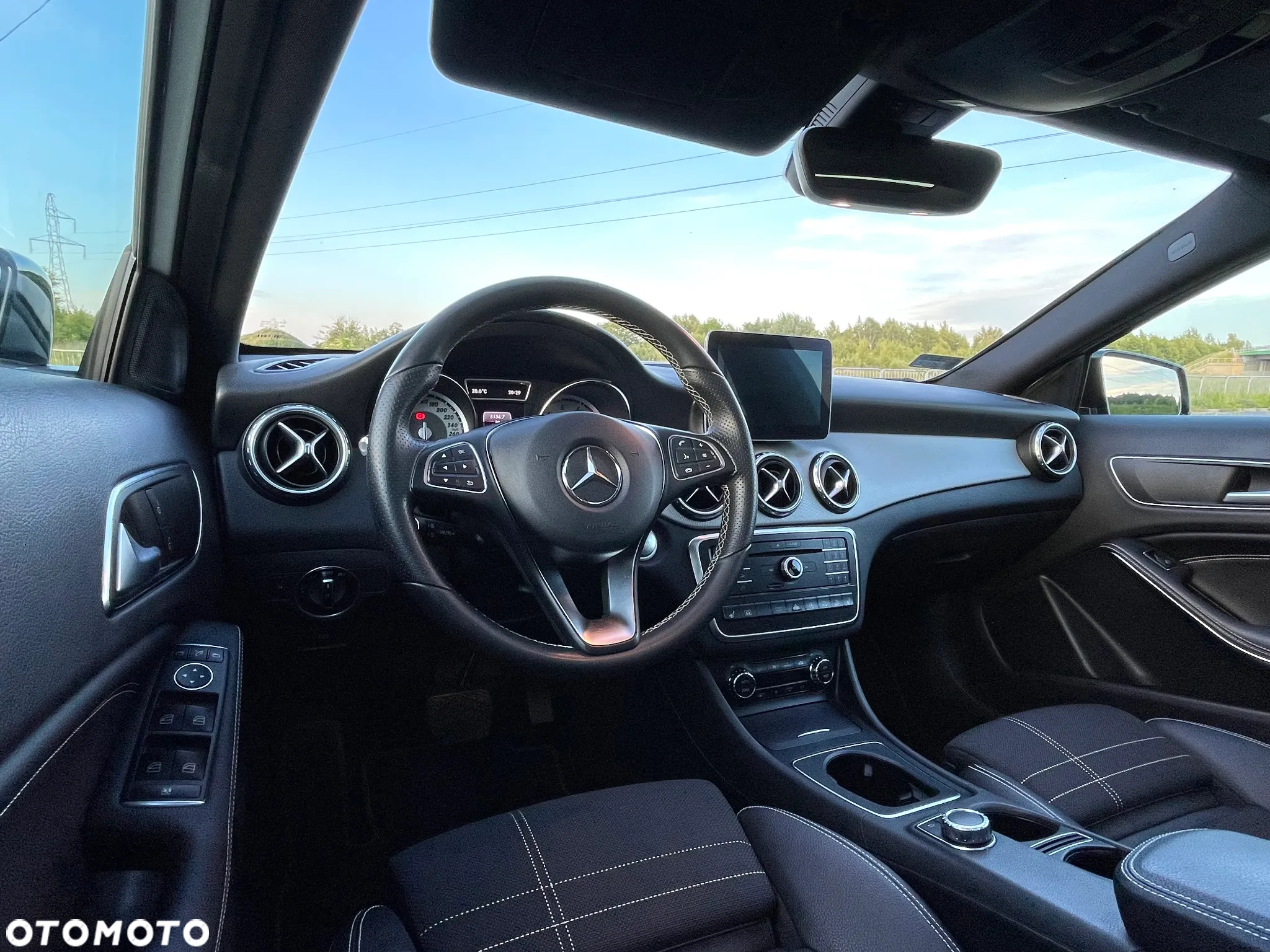 Mercedes-Benz GLA 250 4-Matic - 24