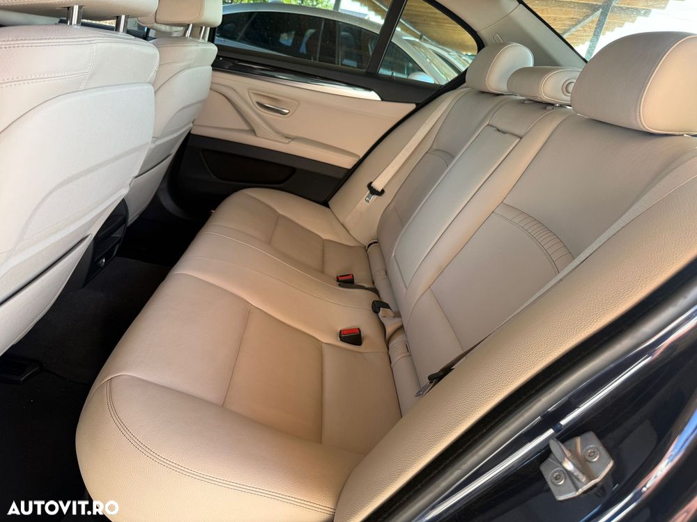 BMW Seria 5 525d xDrive AT - 15