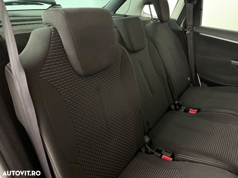 Citroën C4 Picasso 1.6 e-HDI FAP EGS6 Exclusive - 29