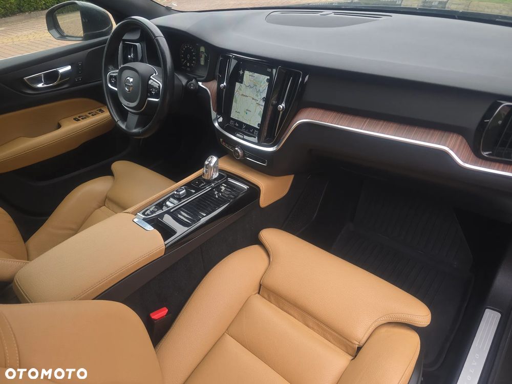 Volvo V60 T8 AWD Plug-In Hybrid Inscription - 14