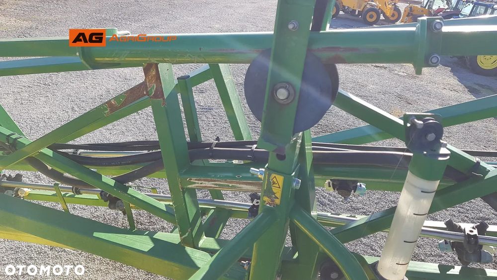 John Deere 824 - 24