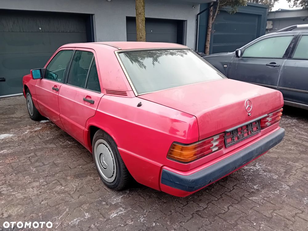 *MERCEDES 190* Samochód na części - 3