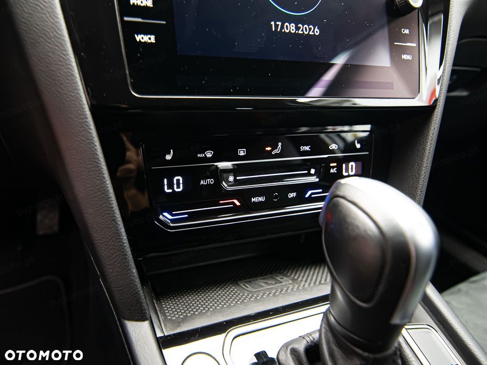 Volkswagen Passat - 19