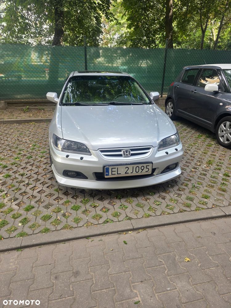 Honda Accord 3.0i ES - 2