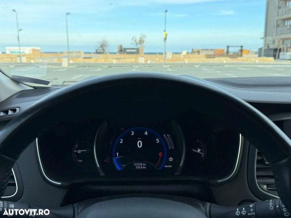 Renault Megane Grandtour TCe 140 GPF INTENS - 20