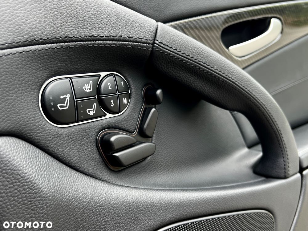 Mercedes-Benz SL 63 AMG - 19