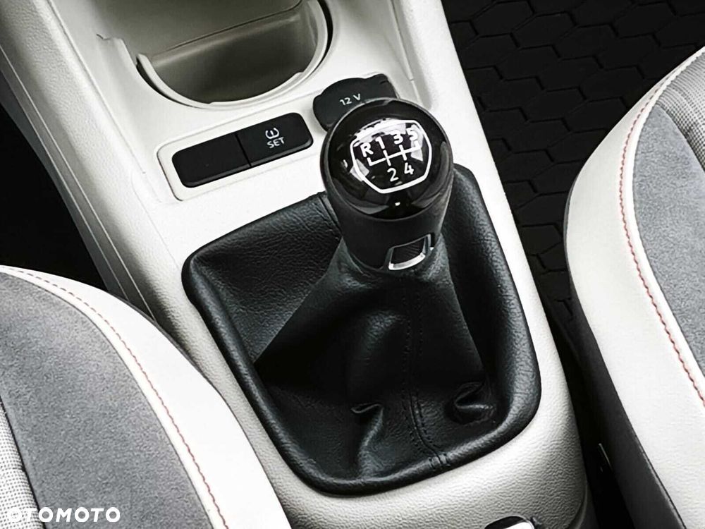 Volkswagen up! 1.0 TSI move - 25