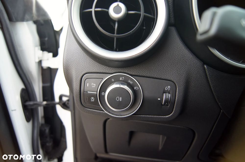 Alfa Romeo Stelvio 2.0 Turbo 16V AT8-Q4 Ti - 33