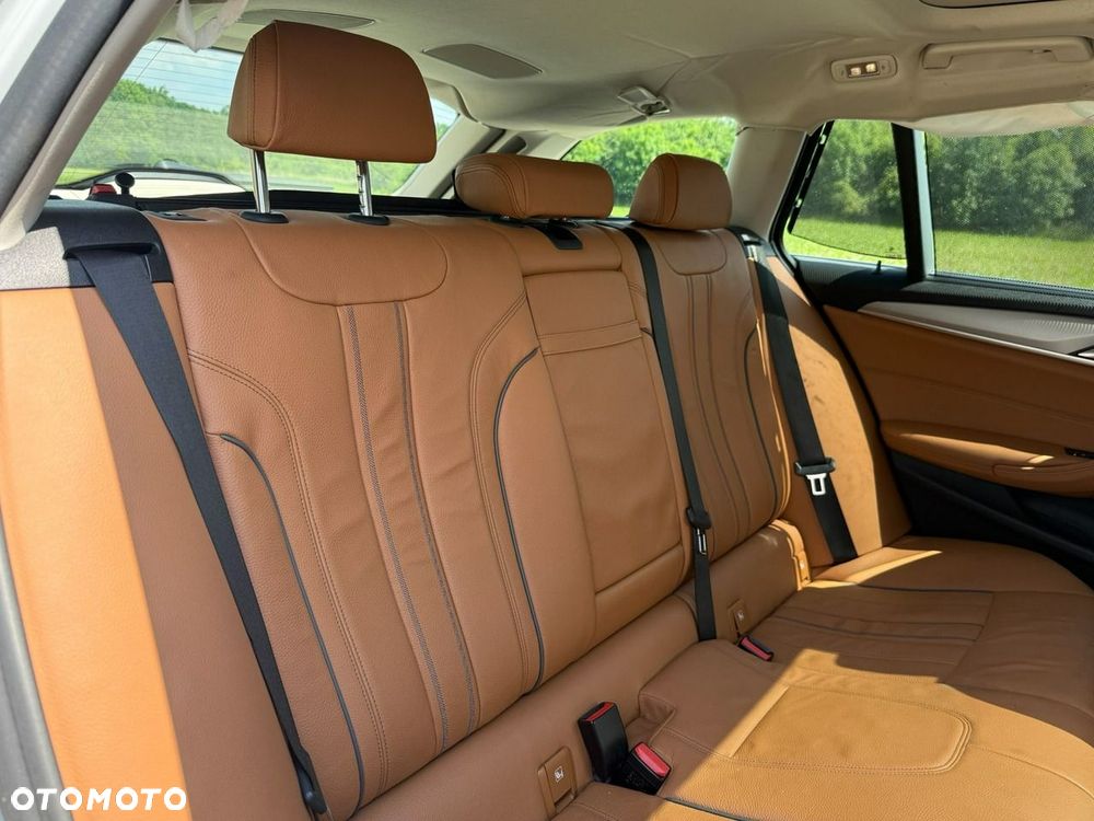BMW Seria 5 520d Luxury Line sport - 30