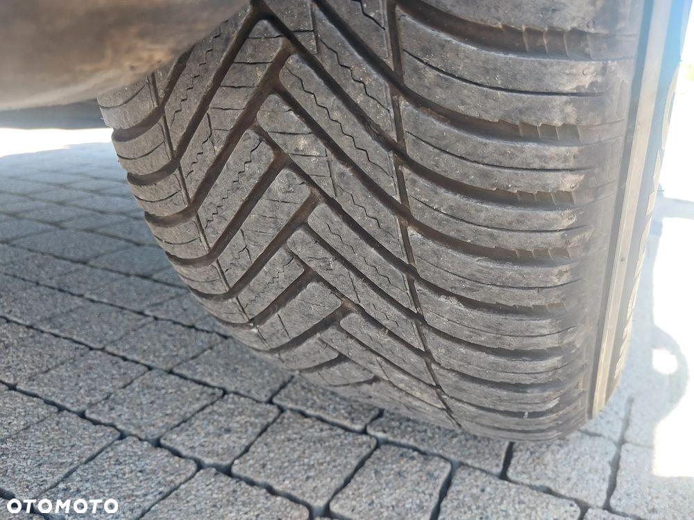 Ford Kuga - 27