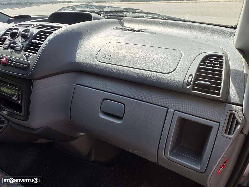 Mercedes-Benz Vito 109 CDi/32 9L Compacto - 24