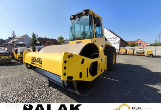 Bomag Walec drogowy  BW 213 DH METAL-GUMA  ,2015 rok - 2