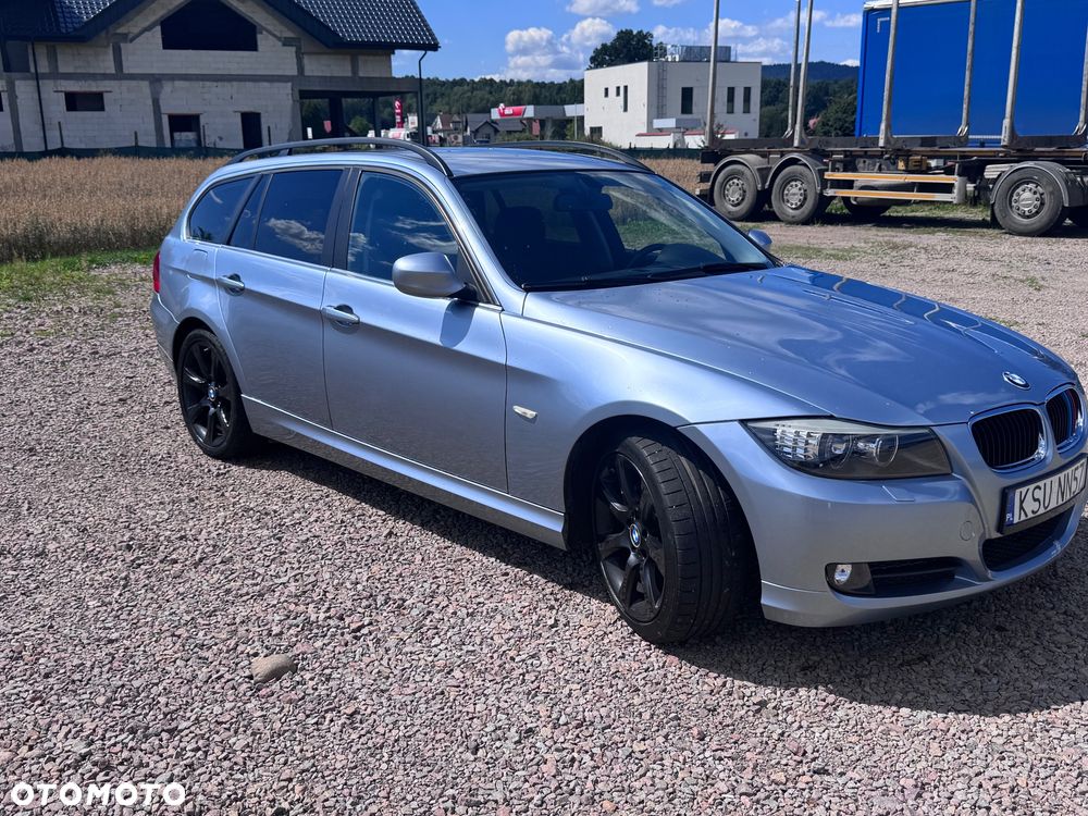 BMW Seria 3 330i xDrive - 4