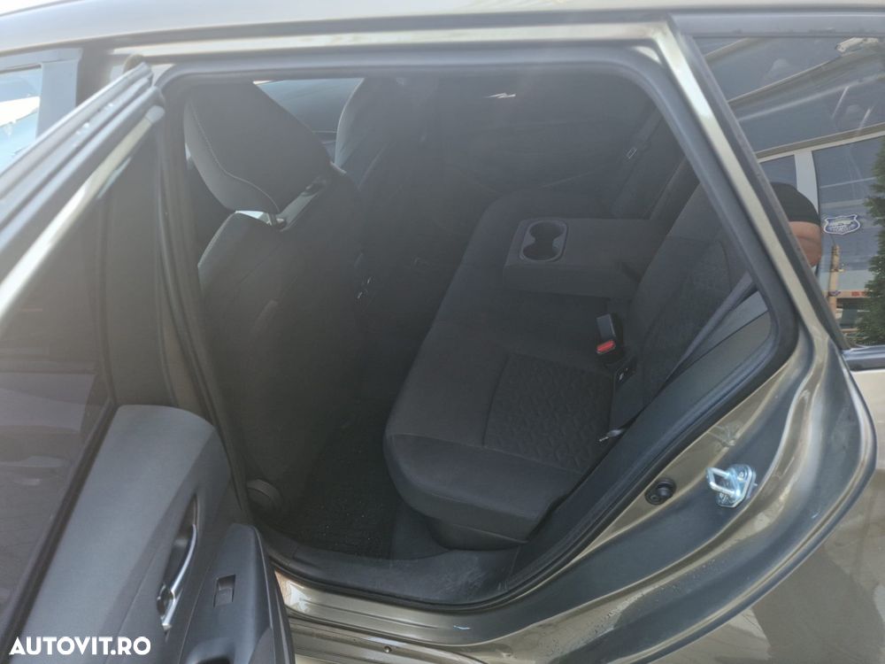 Toyota Corolla 1.8 HSD Business - 21