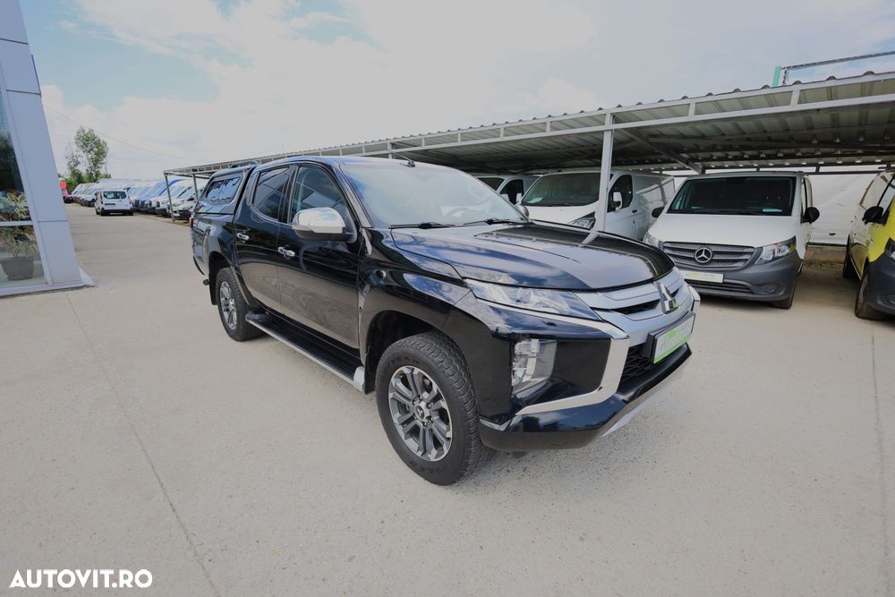 Mitsubishi L200 Double Cab 2.2 DI-D A/T Intense - 10
