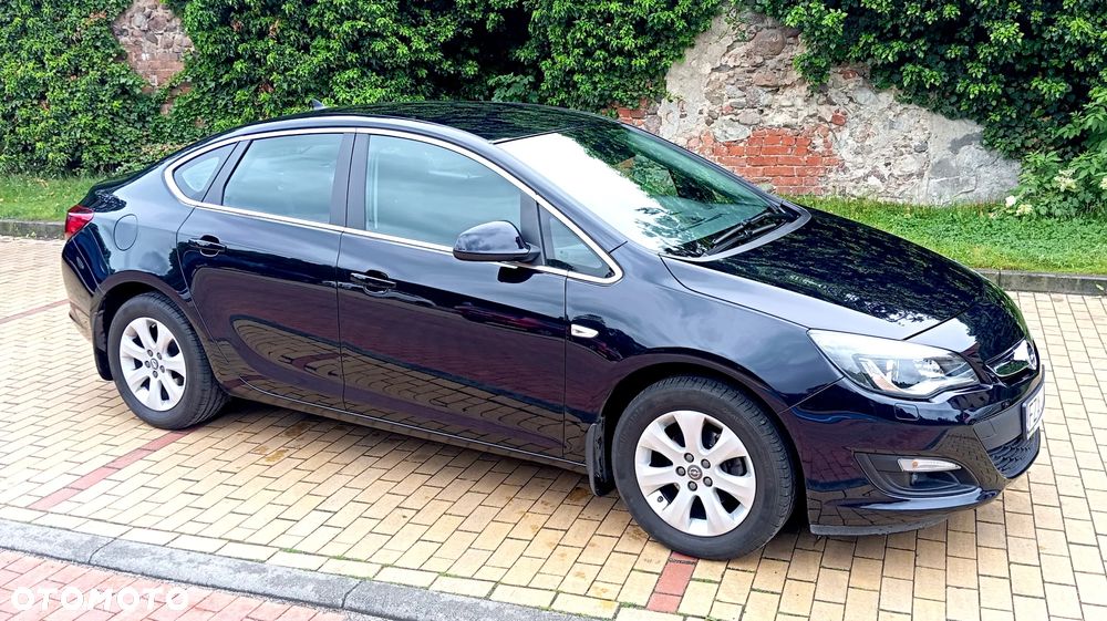 Opel Astra 1.6 Executive EU6 - 4