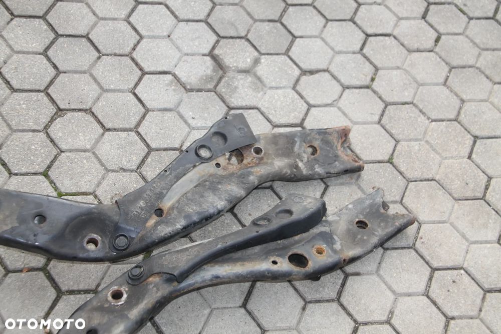 SUBARU FORESTER II SG 02->07R Belka  Zawieszenia  Rama  Trewers LEWY / PRAWY - 12