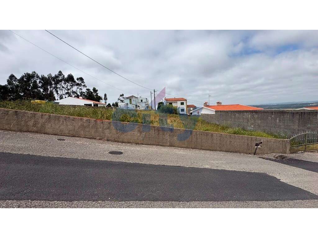 TERRENO URBANO COM PROJETO APROVADO PRÓXIMO LAGOA DE ÓBIDOS. - Grande imagem: 3/17