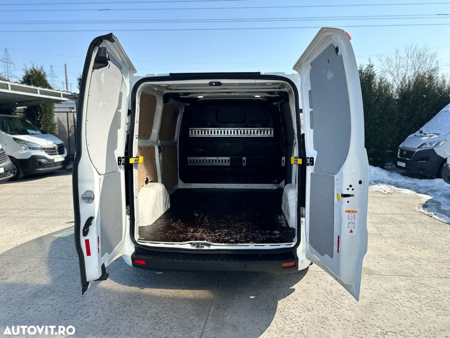 Ford Transit Custom - 13