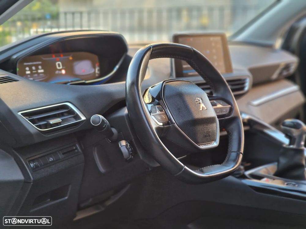 Peugeot 5008 1.2 PureTech Allure Pack - 26