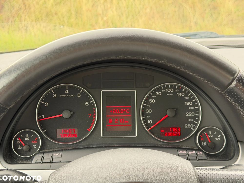 Audi A4 Limousine - 20