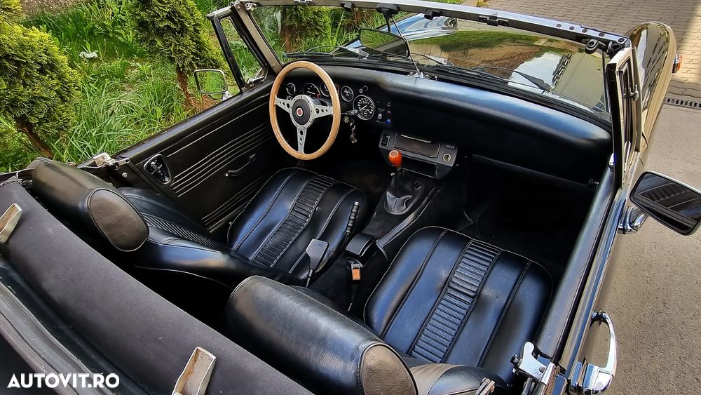 MG Midget - 12