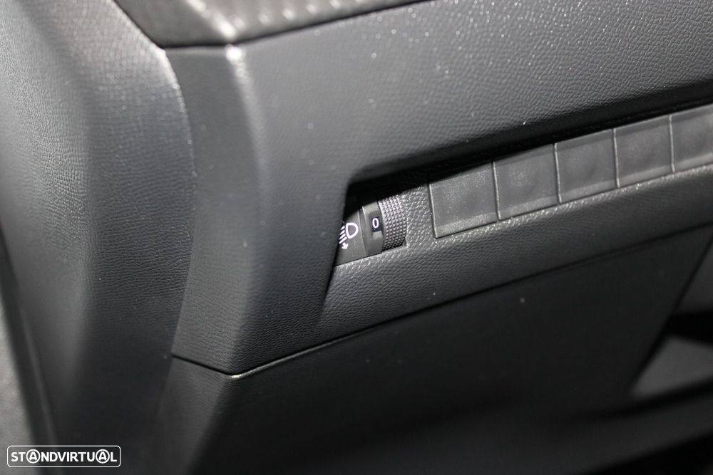 Peugeot 2008 1.5 BlueHDi Active EAT8 - 11