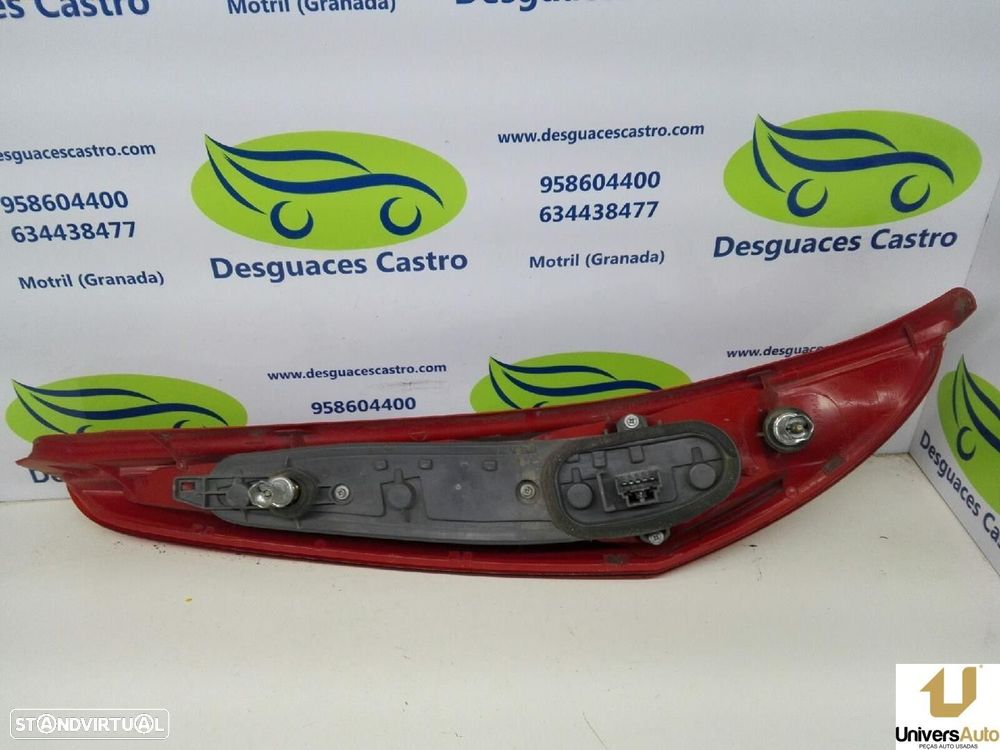 FAROLIM TRASEIRO DIREITO FIAT PUNTO 2001 - - 1