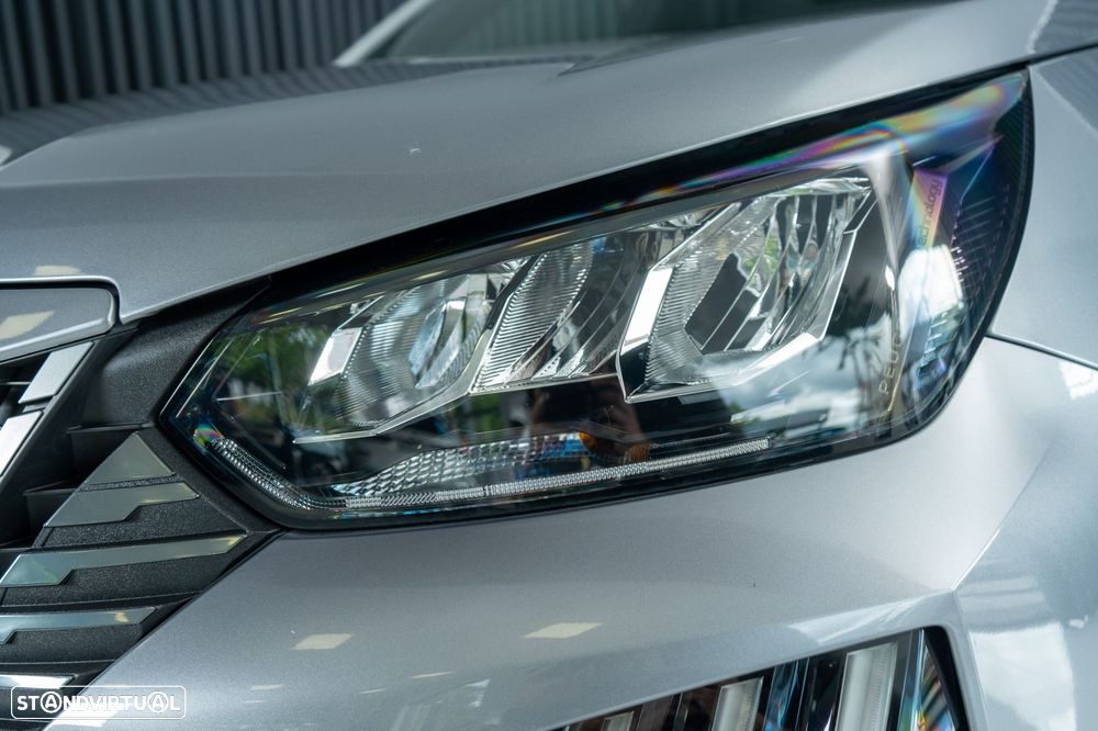 Peugeot e-2008 54 kWh Allure - 39
