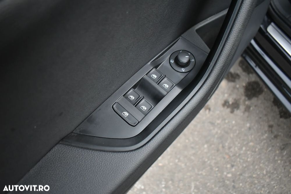 Skoda Superb 2.0 TDI DSG Ambition - 14