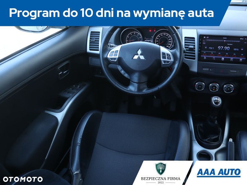 Mitsubishi Outlander - 9