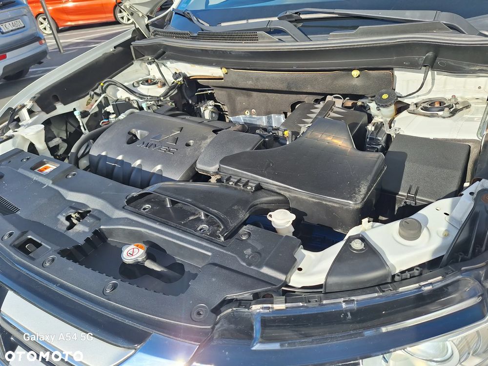 Mitsubishi Outlander 2.0 2WD SUV-Star - 10