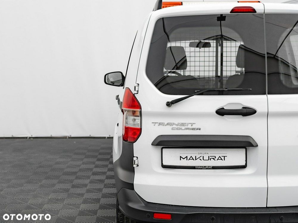 Ford Transit Courier - 12