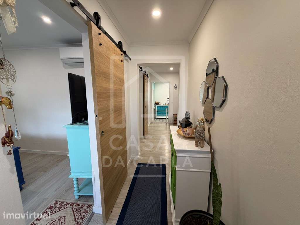 Moradia T2 com garagem e piscina completamente renovada em Canhestros - Grande imagem: 2/32