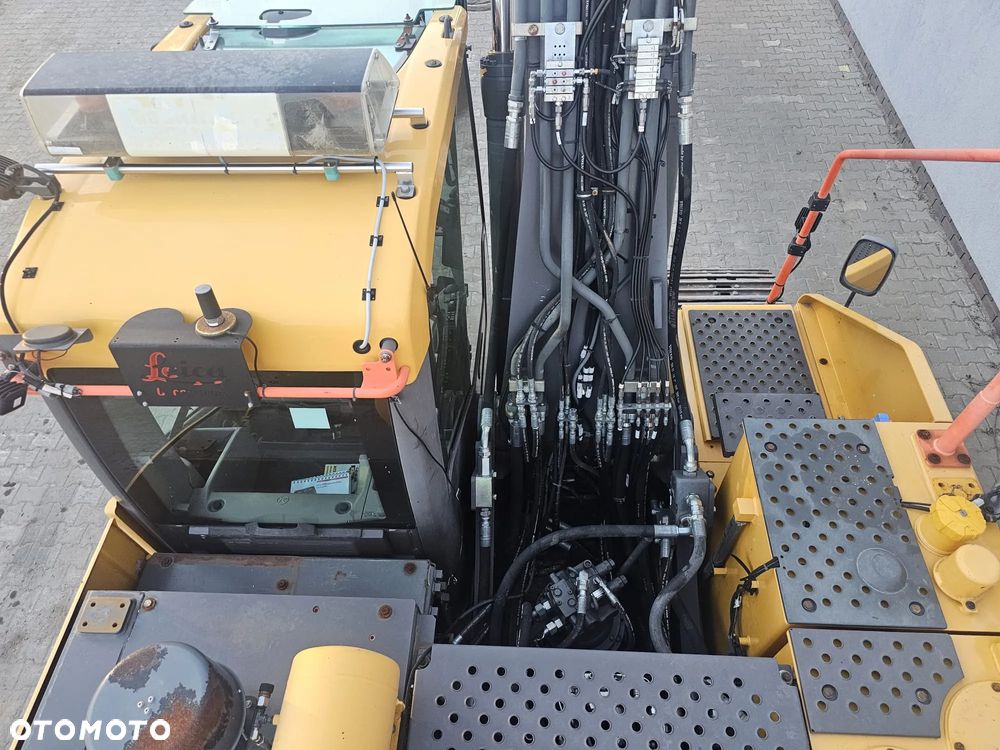 Volvo EC220EL - 19
