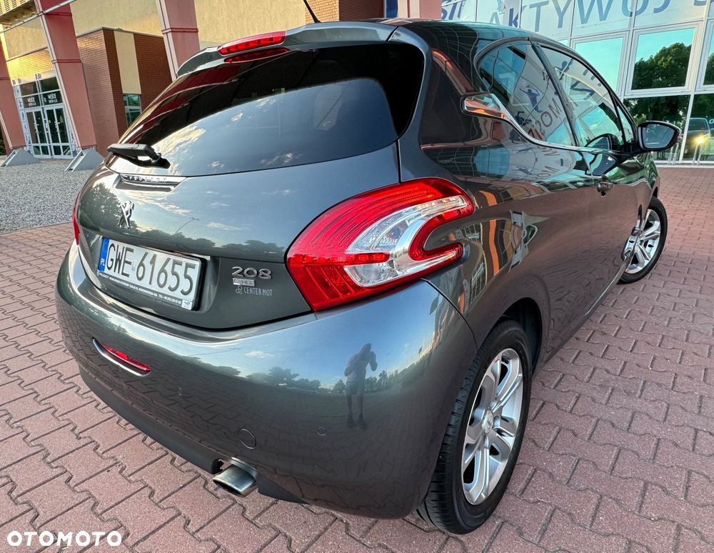 Peugeot 208 - 14