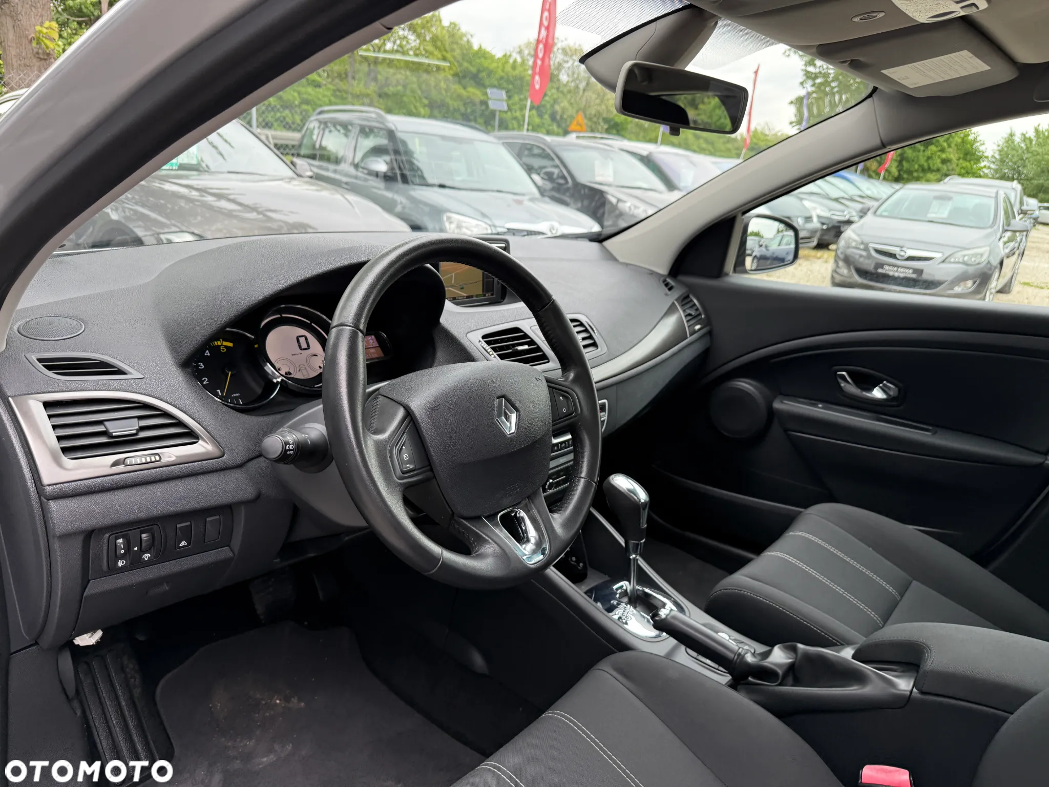Renault Megane 1.5 dCi Bose EDC - 25