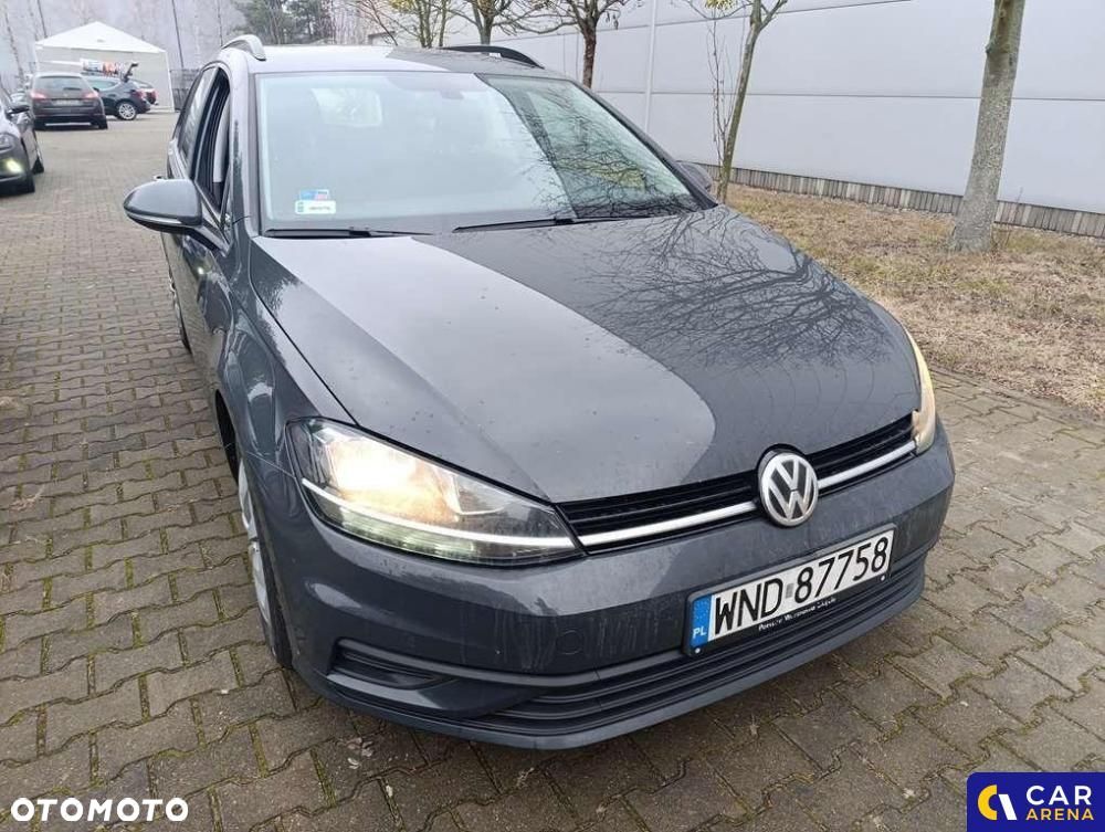 Volkswagen Golf - 1