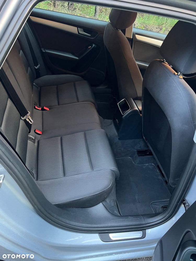 Audi A4 Avant 2.0 TDI DPF clean diesel Attraction - 8