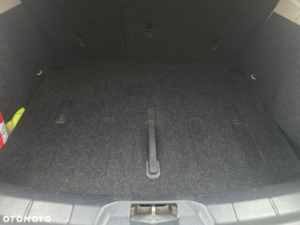 Volvo V40 Cross Country - 27