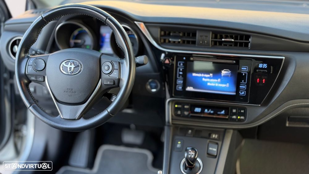 Toyota Auris Touring Sports 1.8 HSD Comfort +P.Techno+P.Sport - 15