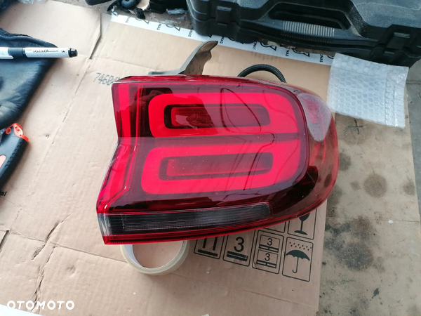 CITROEN C5 AIRCROSS LAMPA TYLNA PRAWA 9817269580