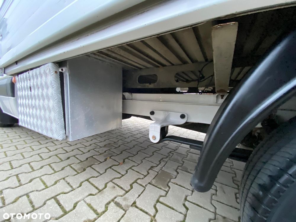 Volkswagen CRAFTER 2,0 TDI 136KM SKRZYNIOWY 350x215 KLIMATYZACJA - 21