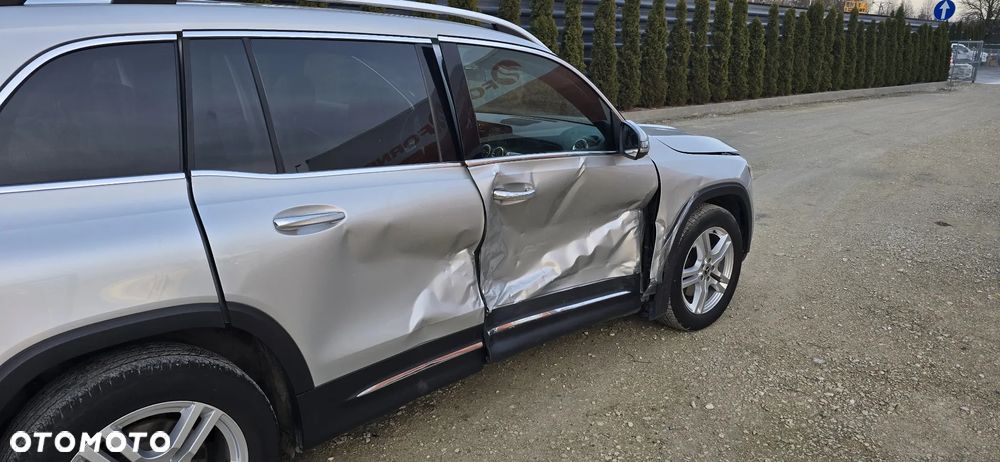 Mercedes-Benz GLB 250 4Matic 8G-DCT - 3