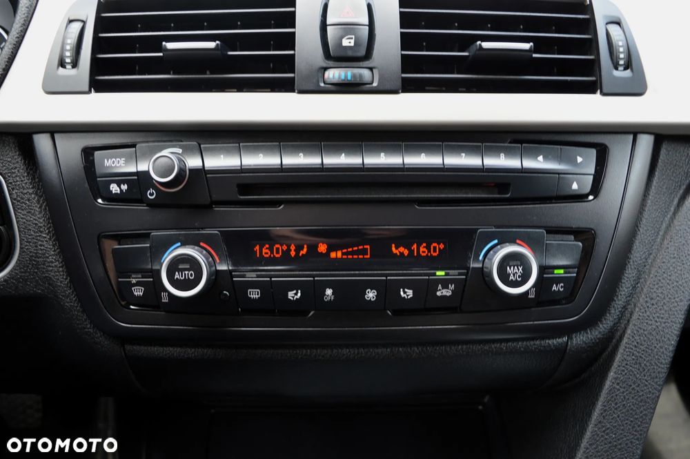 BMW Seria 3 318d Sport Line - 20