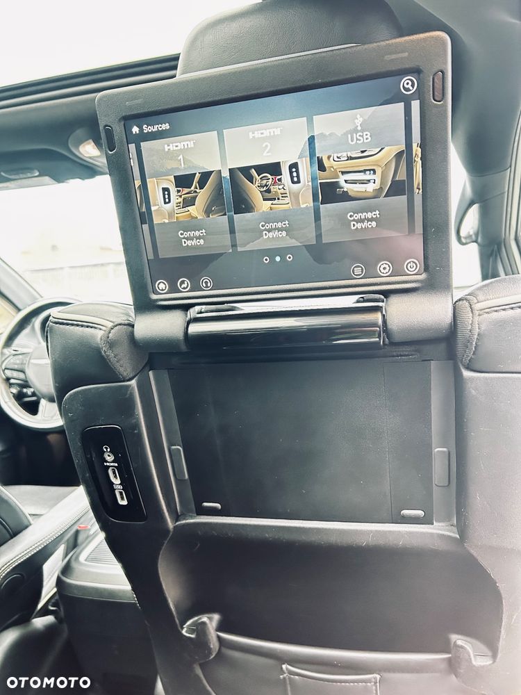 Chrysler Pacifica - 16