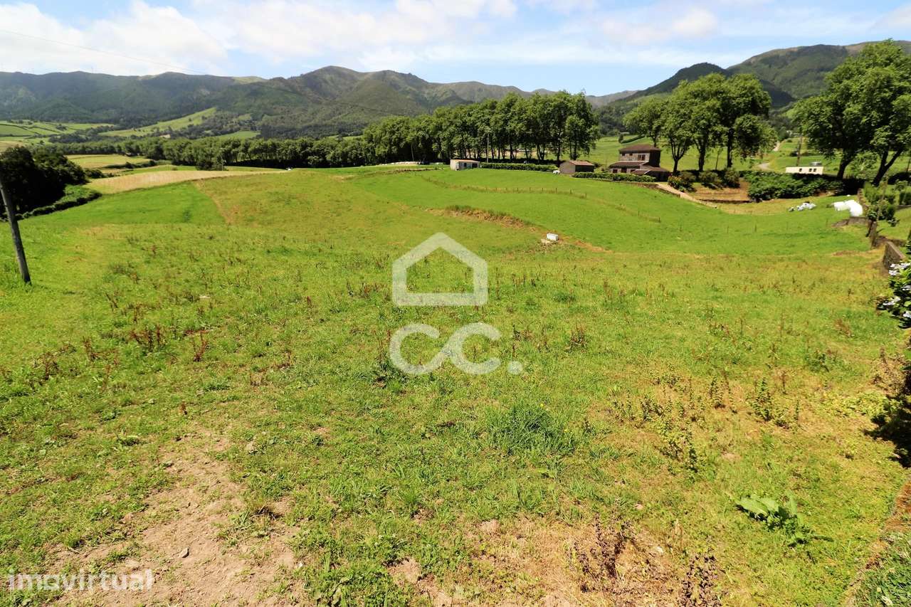 Terreno Rústico de 5.574,00 m2 - Nossa Senhora dos Remédios - Povoação - Grande imagem: 3/6